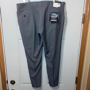 Haggar Men's Classic Gray Dress Pants 40/30 NWT